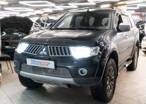 Замена штатных линз Mitsubishi Pajero Sport (2011) на LED-модули