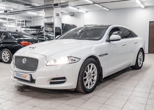 Замена ламп ближнего света Jaguar XJ