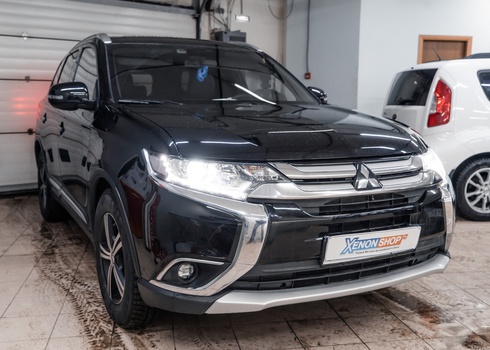 Установка светодиодов в фары Mitsubishi Outlander III вместо белого галогена