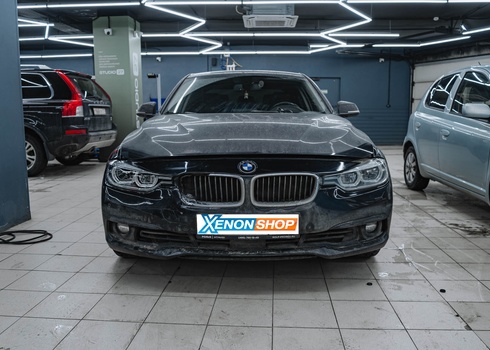 Замена разбитого стекла фары BMW 3 F30