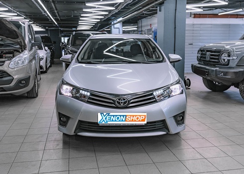 Замена мутных стёкол фар Toyota Corolla (2013)