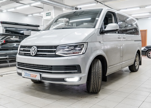 Установка светодиодов в ПТФ Фольксваген Мультивен / Volkswagen Multivan