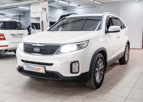 Замена галогена в дальнем свете KIA Sorento на светодиодные лампы