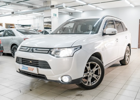 Установка светодиодов в ближний свет и ПТФ Mitsubishi Outlander 3