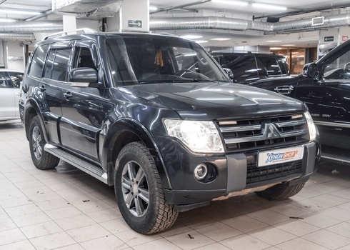 Замена выгоревших линз Mitsubishi Pajero IV (2012)