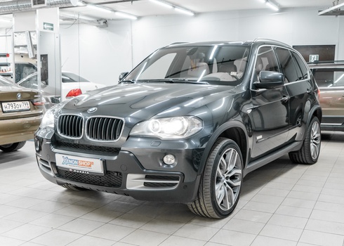 Замена ламп в ближнем свете БМВ Х5 Е70 / BMW X5 E70