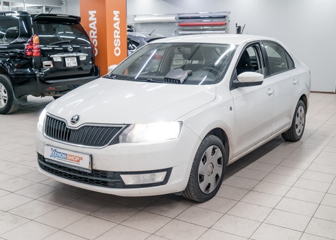 Замена галогена на LED в фарах Skoda Rapid (2015)