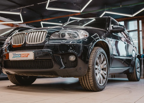 Замена линз и стёкол фар BMW X5 E70 (2011)