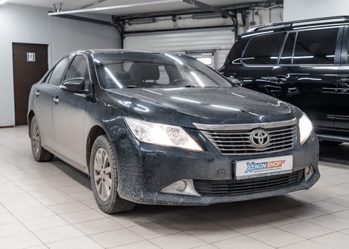 Замена ксеноновых ламп Osram Original в фарах Toyota Camry XV50