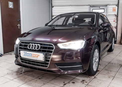 Замена ламп в фарах Audi A3