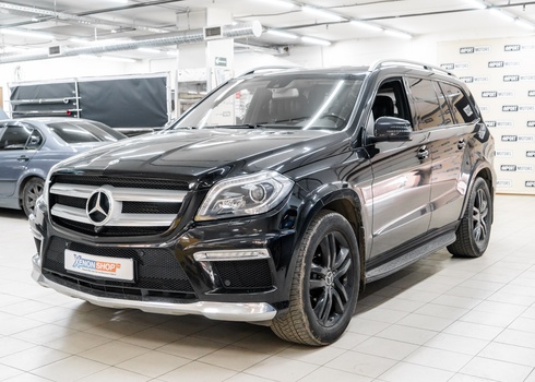 Поклейка атермальной пленки 3M Crystalline 70 на Мерседес ГЛ500 / Mercedes-Benz GL500