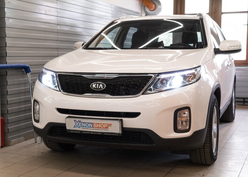 Замена штатных линз Kia Sorento II (2014) на светодиодные модули