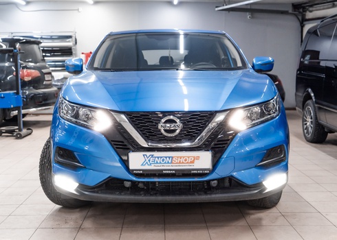 Установка в ПТФ Nissan Qashqai светодиодных ламп