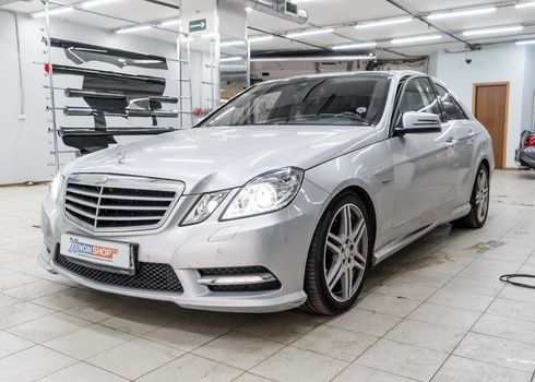 Замена ксеноновых ламп Мерседес 212 / Mercedes-Benz W212 E-класса