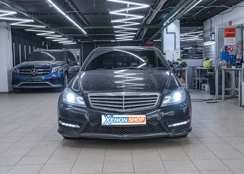 Замена ксеноновых ламп Mercedes-Benz C W204