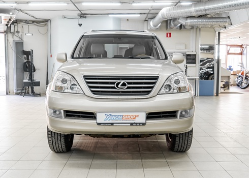 Поклейка брони на фары Лексус ГХ470 / Lexus GX470