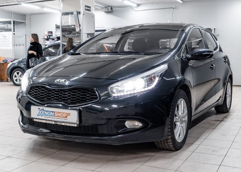 Установка светодиодных ламп в ближний свет KIA Ceed