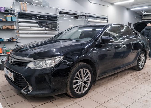 Тонирование задней полусферы Toyota Camry 3.5