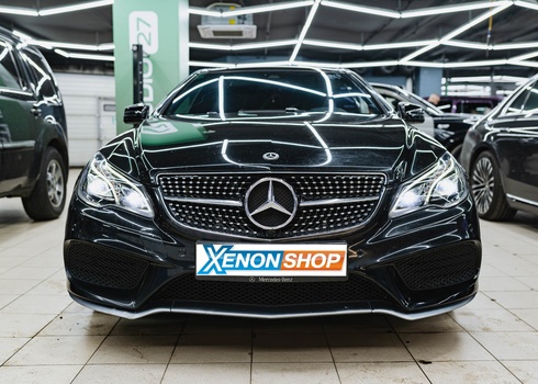 Замена стекол фар Mercedes-Benz C207 + их бронирование