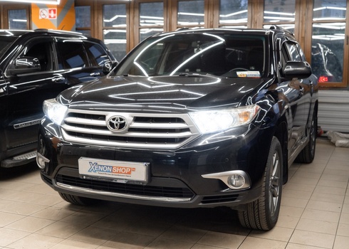 Замена старых линз Toyota Highlander (2012) на новые LED-модули.