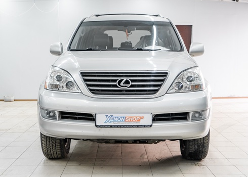 Поклейка защитной пленки на фары Лексус ГХ470 / Lexus GX470