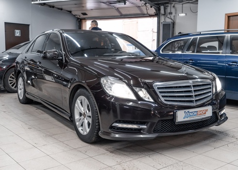 Замена ламп ближнего света Mercedes-Benz W212 (2012) дорестайлинг