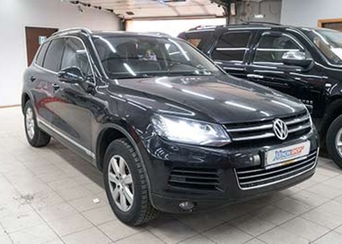 Замена ксеноновых ламп Volkswagen Touareg (2012) на светодиодные XS-Light