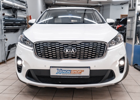 Замена галогена в ПТФ KIA Sorento на светодиоды