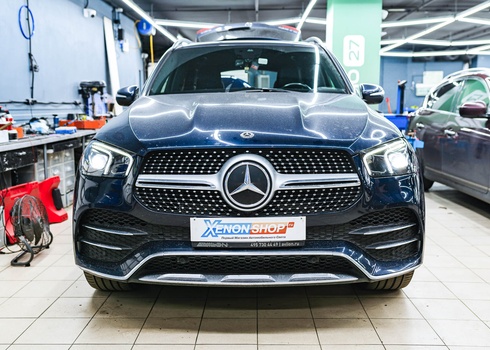 Замена стекла правой фары Mercedes-Benz GLE W167 (2019)