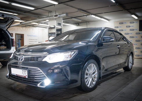 Замена ксеноновых ламп Тойота Камри / Toyota Camry (55-й кузов) + замена ламп в подсветке номера