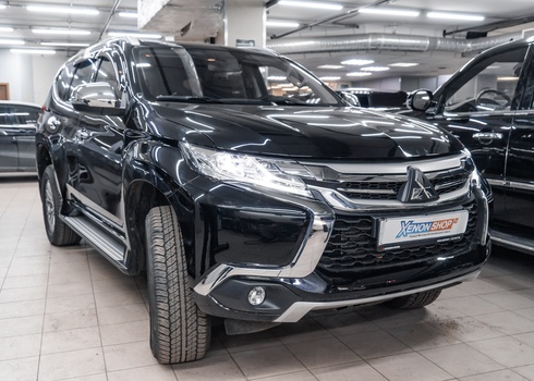 Установка премиальных светодиодных модулей в фары Mitsubishi Pajero Sport III