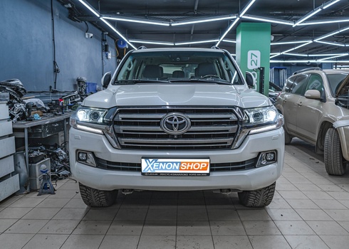 Замена линз в фарах Toyota Land Cruiser 200 на LED-модули