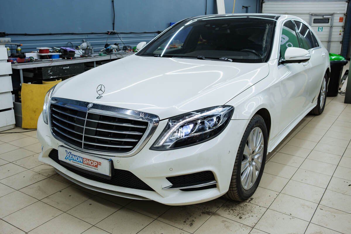 Замена стёкол фар Mercedes-Benz S W222