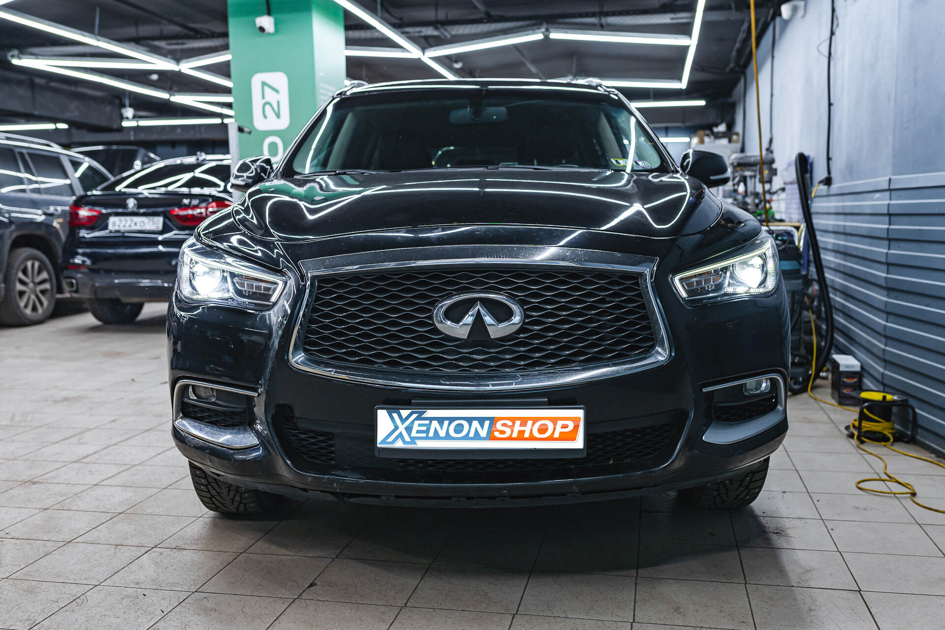 Замена штатных линз Infiniti QX60 на LED-модули Vision
