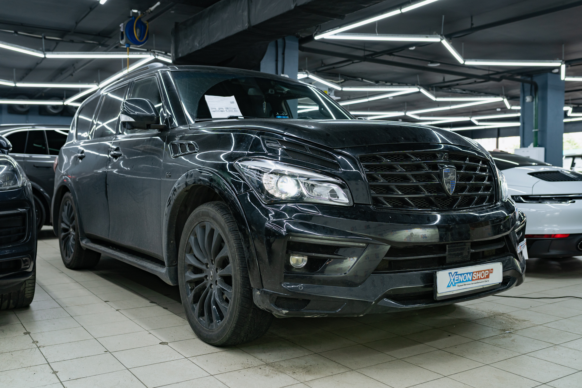 Замена линз Infiniti QX80 (2014) + установка сетки в бампер