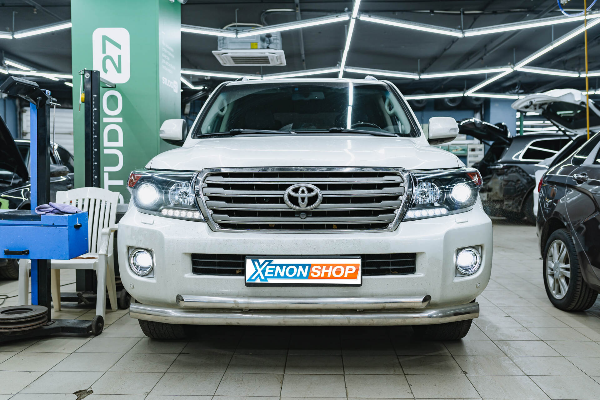 Замена линз Toyota Land Cruiser (2015) с покраской отражателей фар