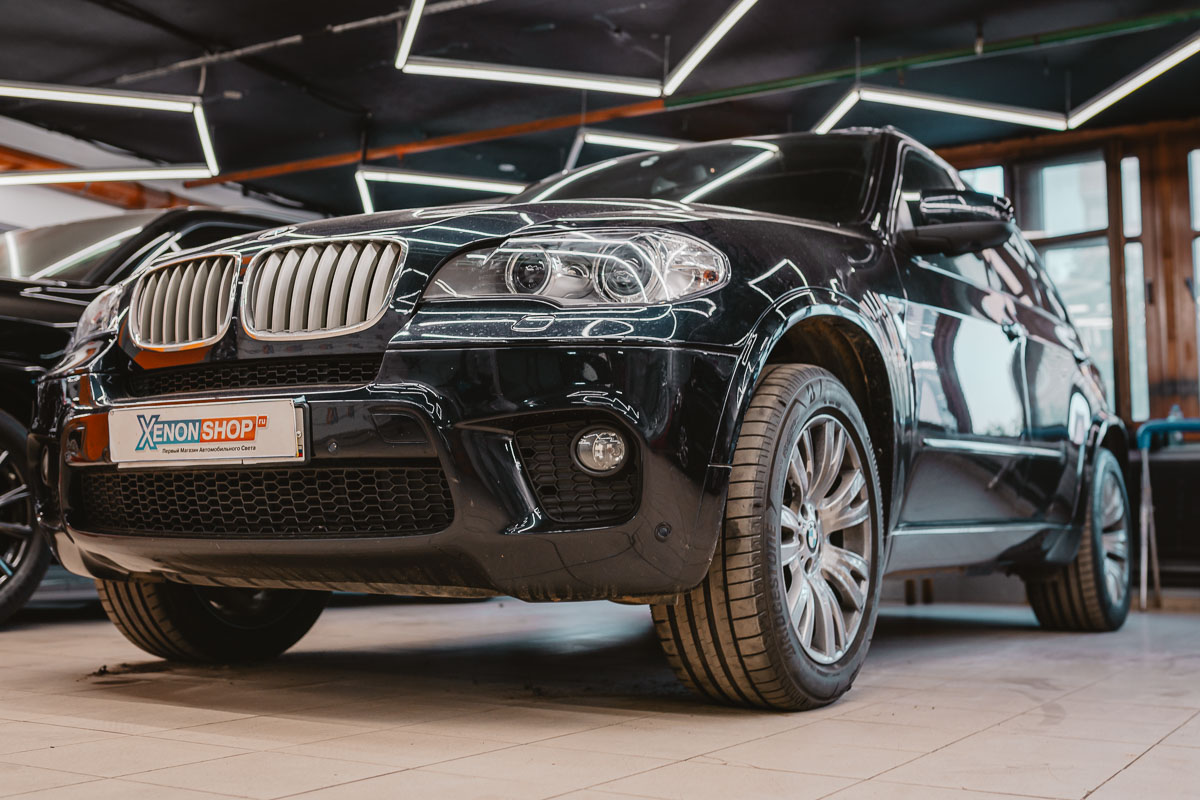 Замена линз и стёкол фар BMW X5 E70 (2011)