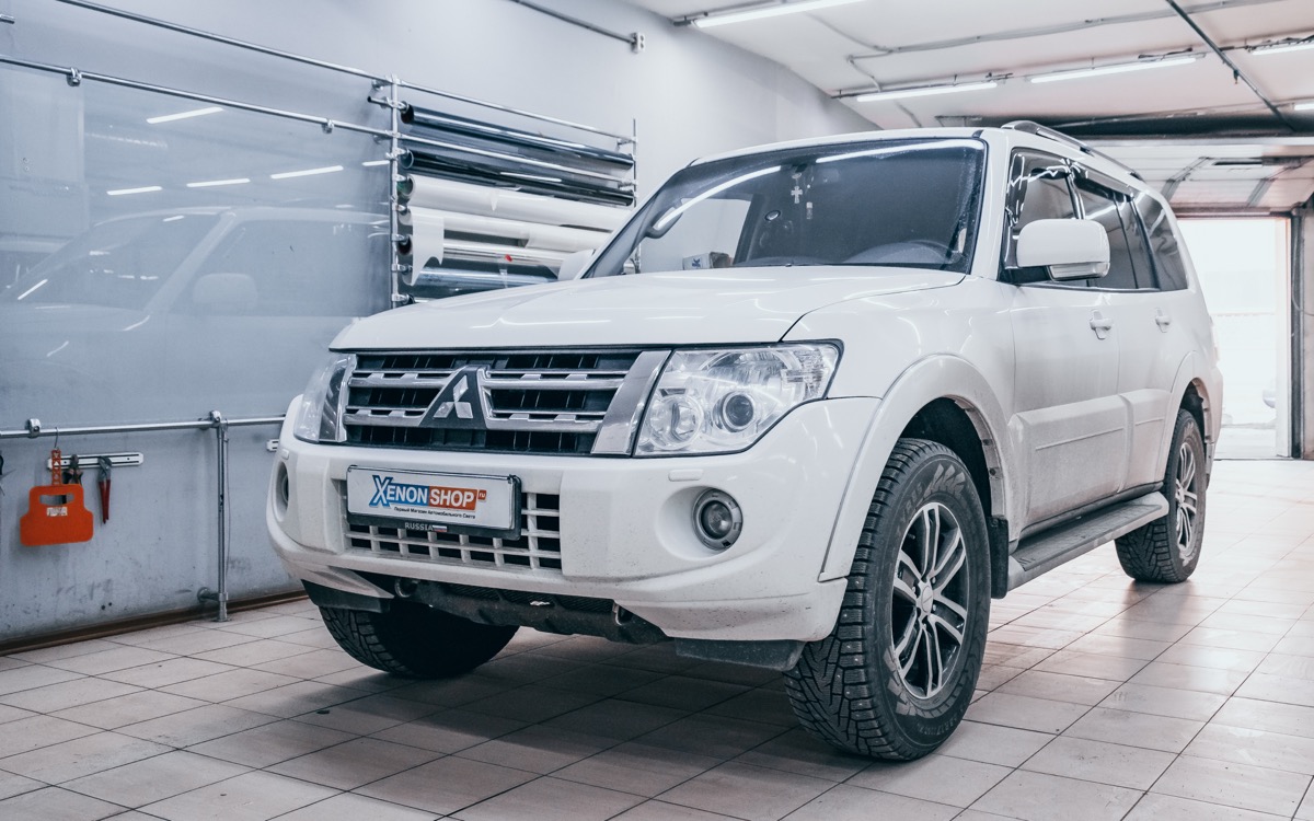 Замена штатных линз в фарах Mitsubishi Pajero IV (2011) / Митсубиси ...