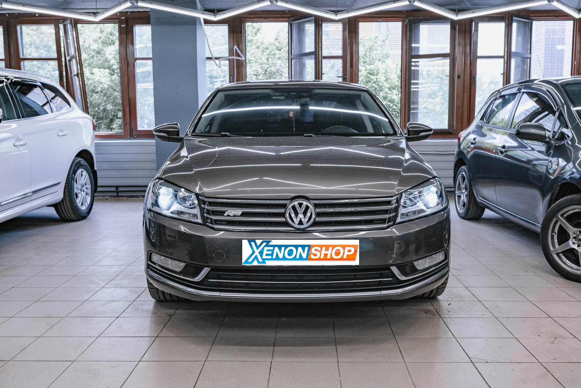 Замена штатных линз Volkswagen Passat B7 на светодиодные модули