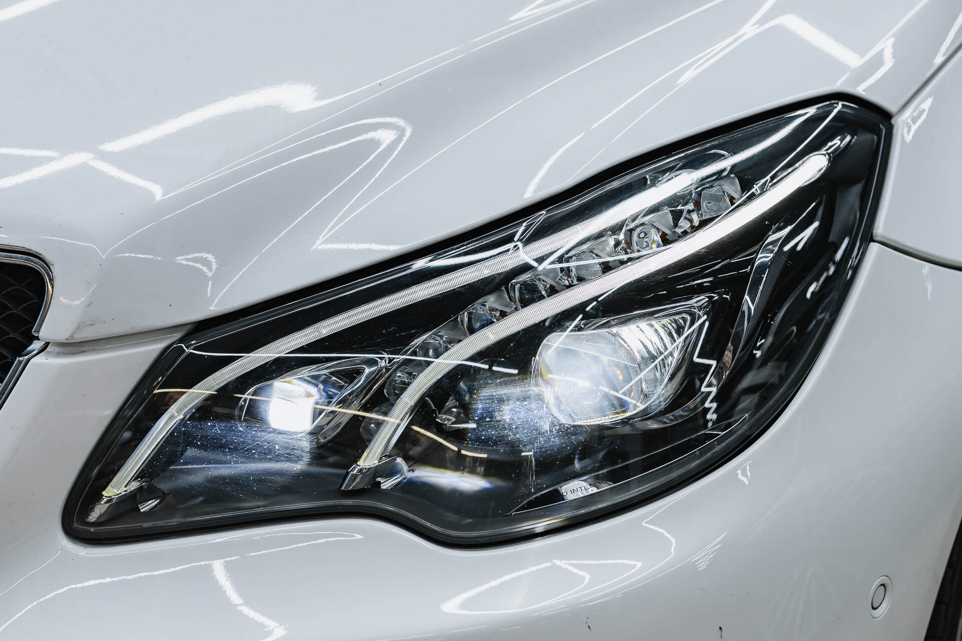 Устранение запотевание фары Mercedes-Benz E-Class (C207)