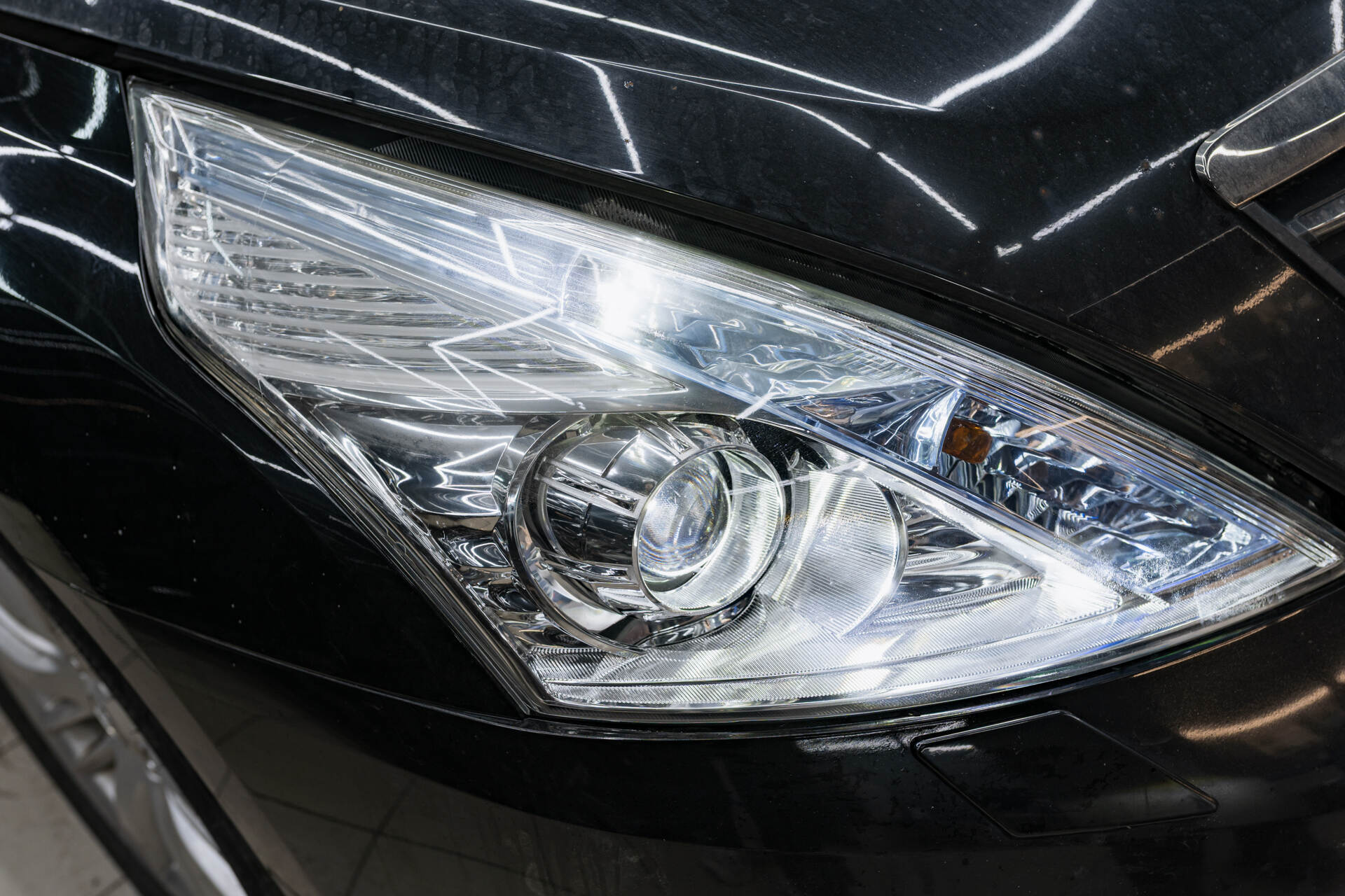 Замена линз в фарах Nissan Teana (2012)