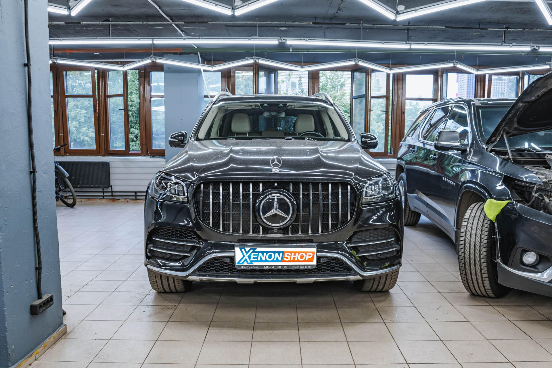 Замена стекла правой фары Mercedes-Benz GLC