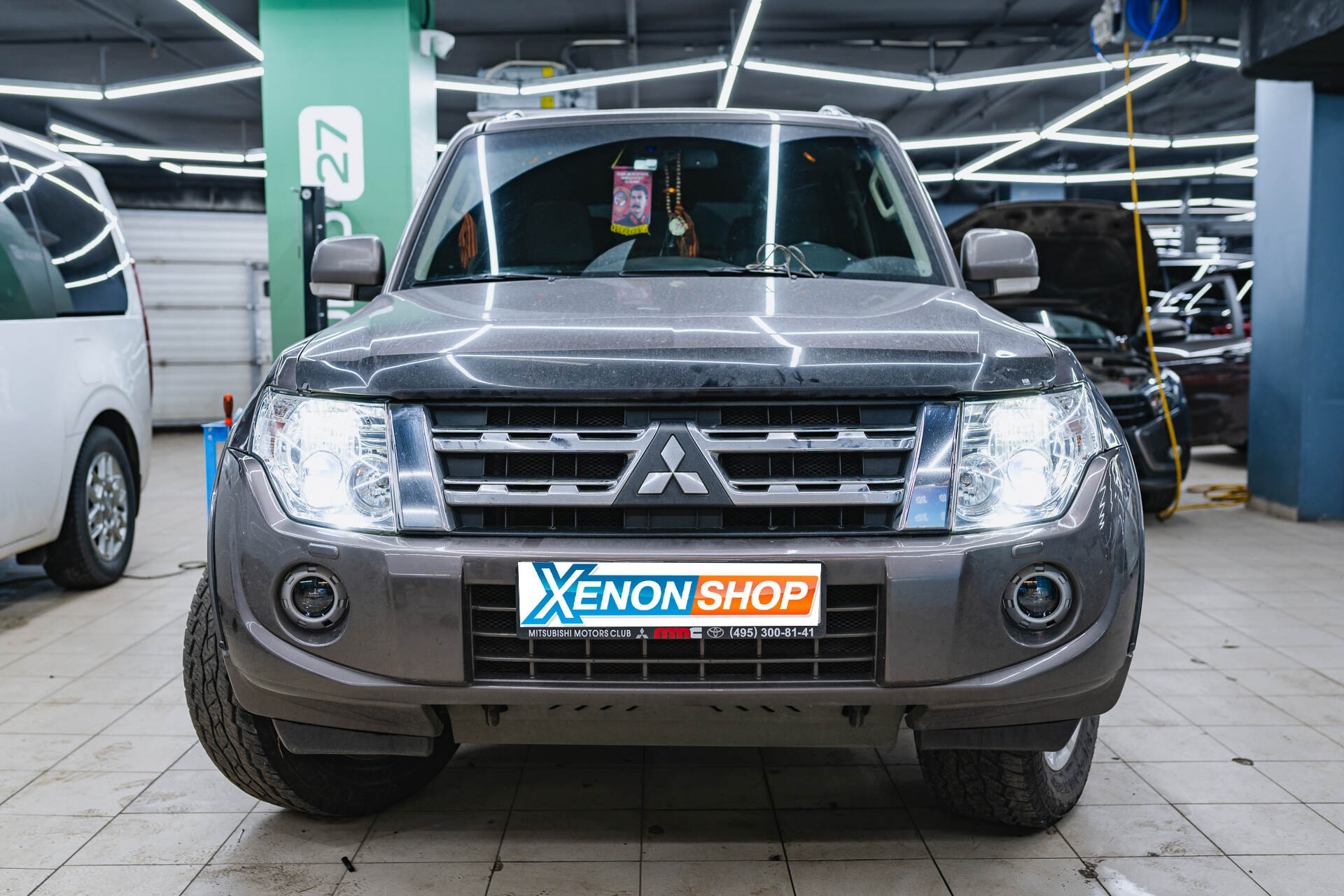 Замена ксеноновых линз Mitsubishi Pajero 4 на светодиодные модули