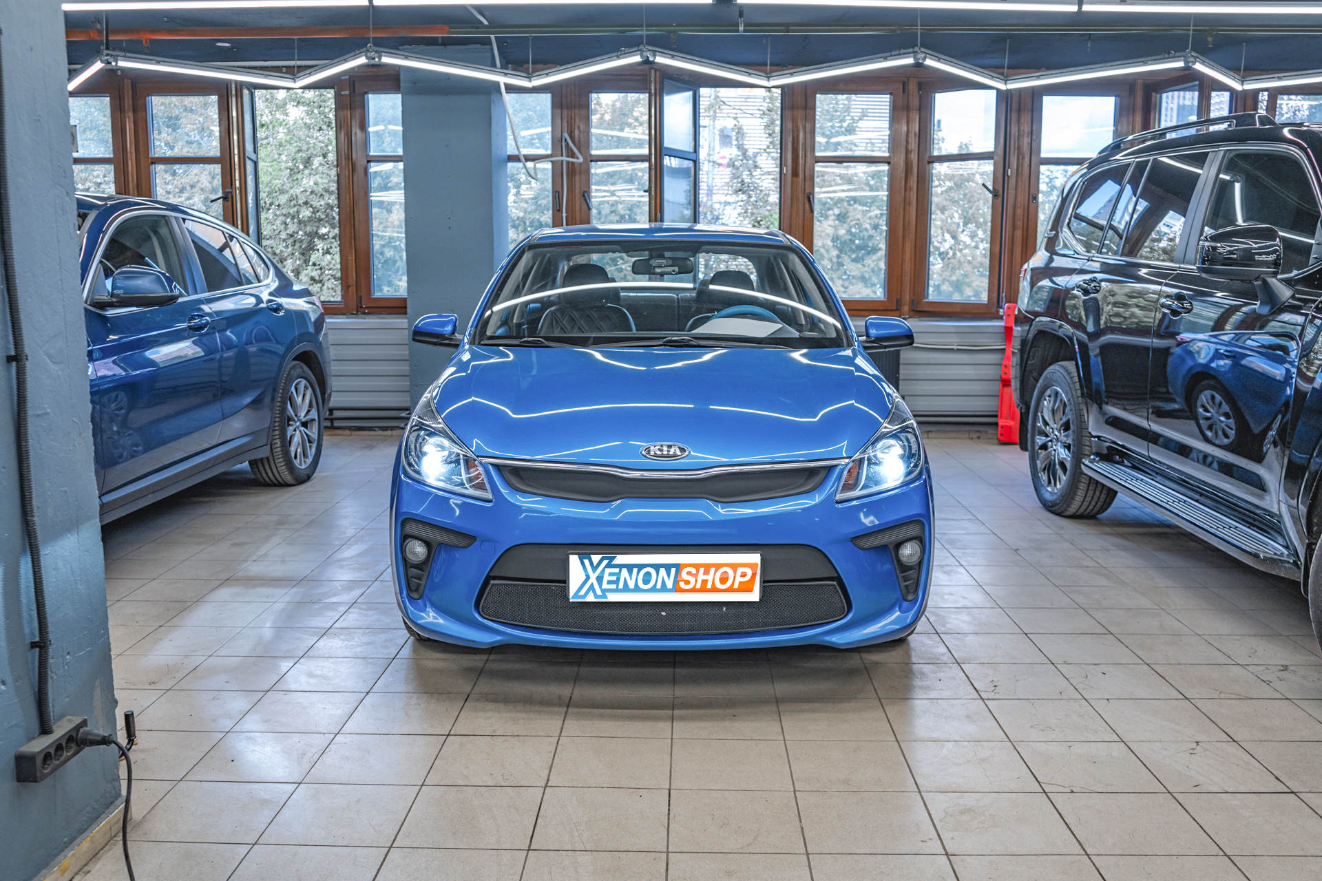 Установка светодиодных линз на KIA Rio (2019)