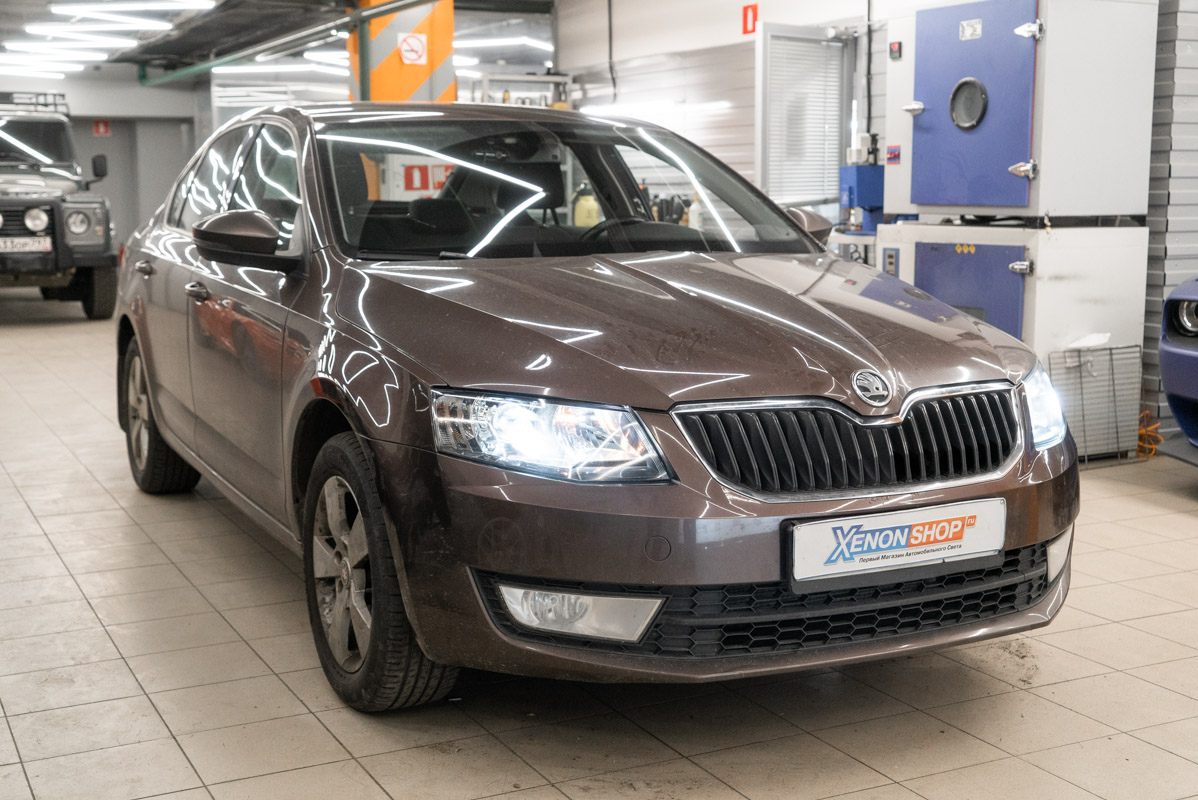 Установка LED-линз в фары Шкода Октавиа (Skoda Octavia) 2016 года ...