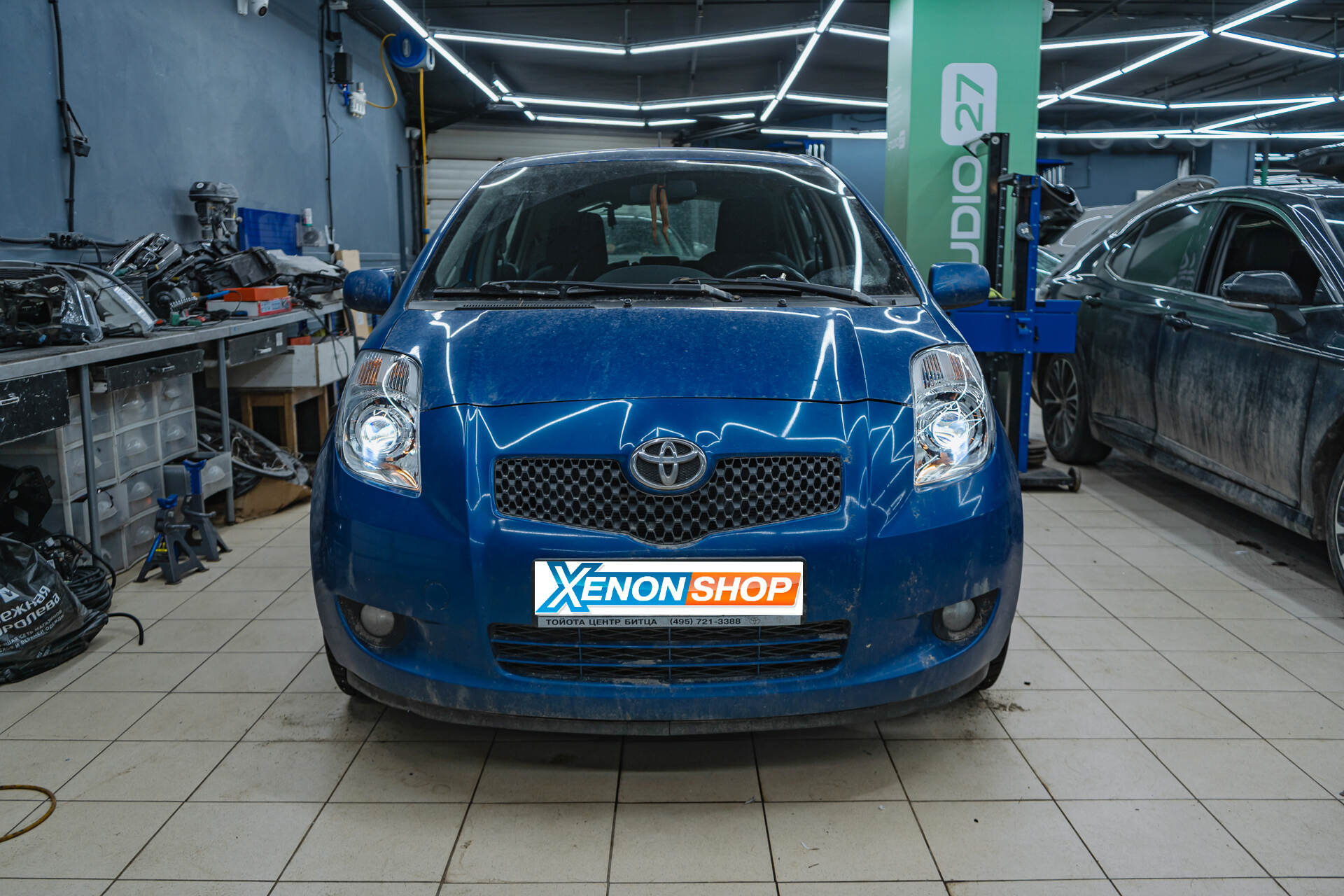 Установка линз в фары Toyota Yaris