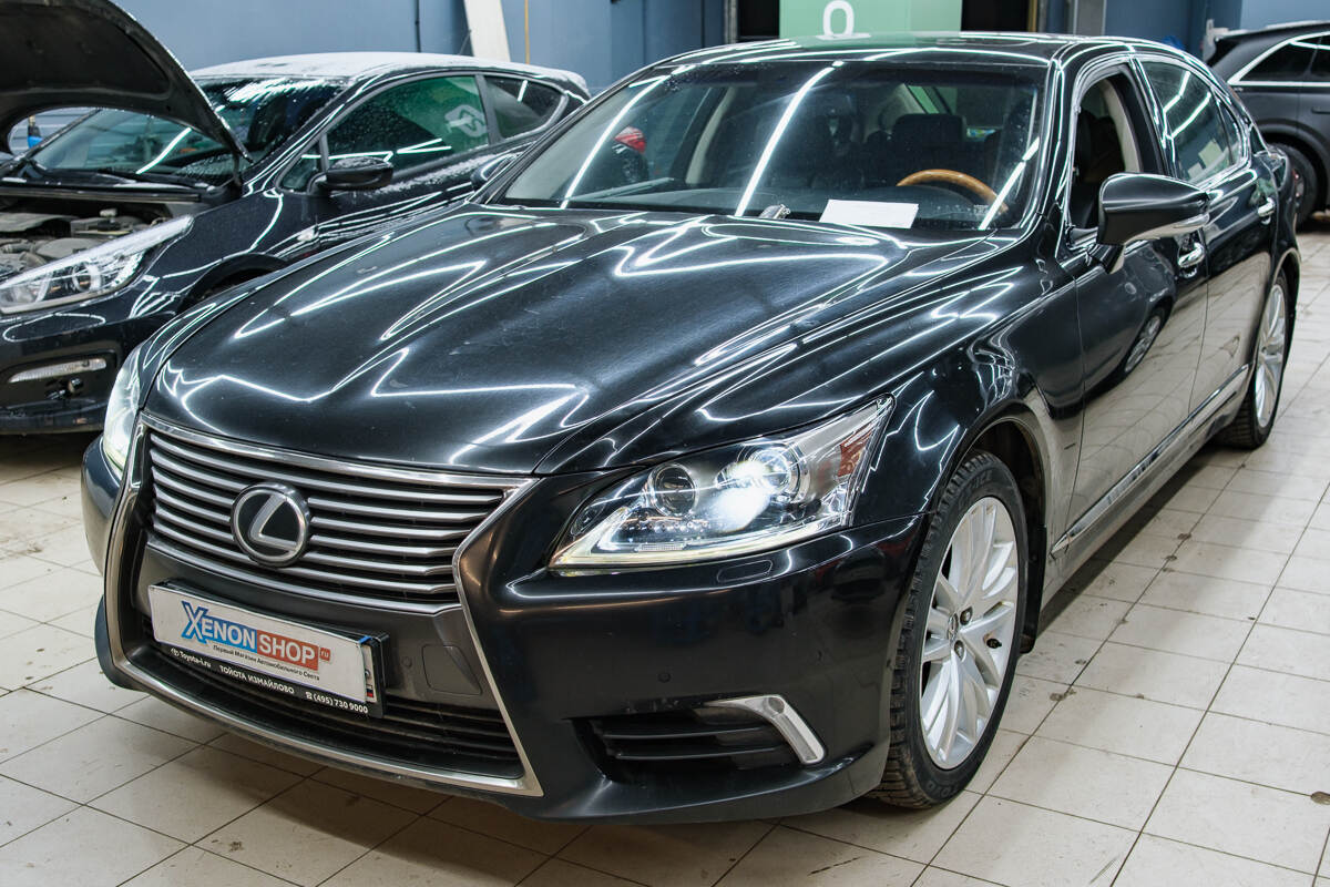 Замена линз в фарах Lexus LS460