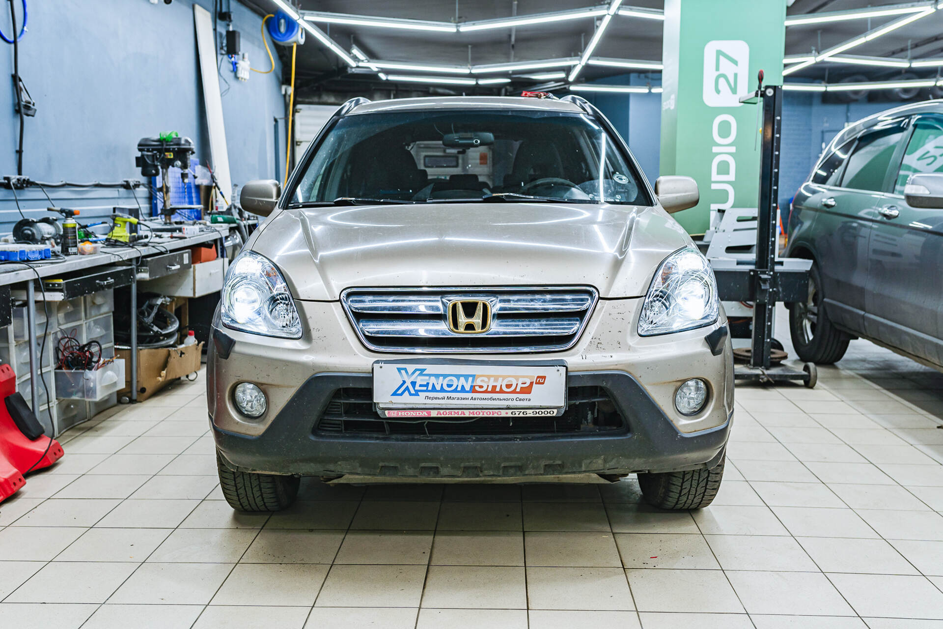 Установка линз в фары Honda CR-V с заменой стёкол фар