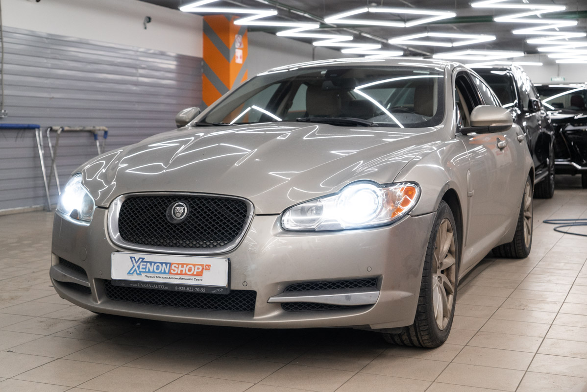 Jaguar XF 2010