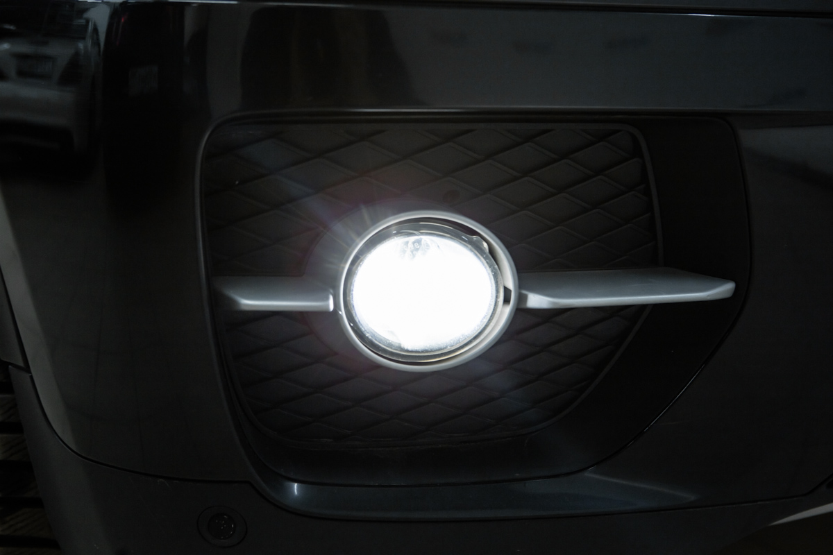 Led лампы в bmw x6 e71. Led лампы в глазки bmw e60. лампа ближнего света бмв х5 е70. фары рестайлинг bmw x6 e71. противотуманные фары бмв икс 6.